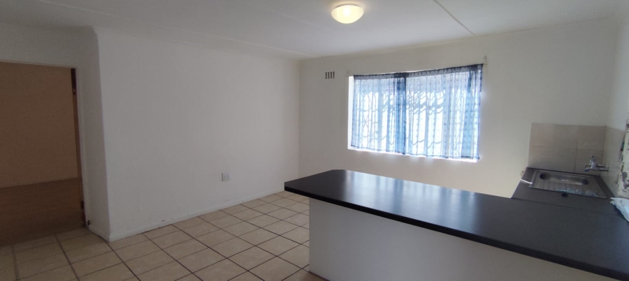 To Let 1 Bedroom Property for Rent in Grassy Park Western Cape